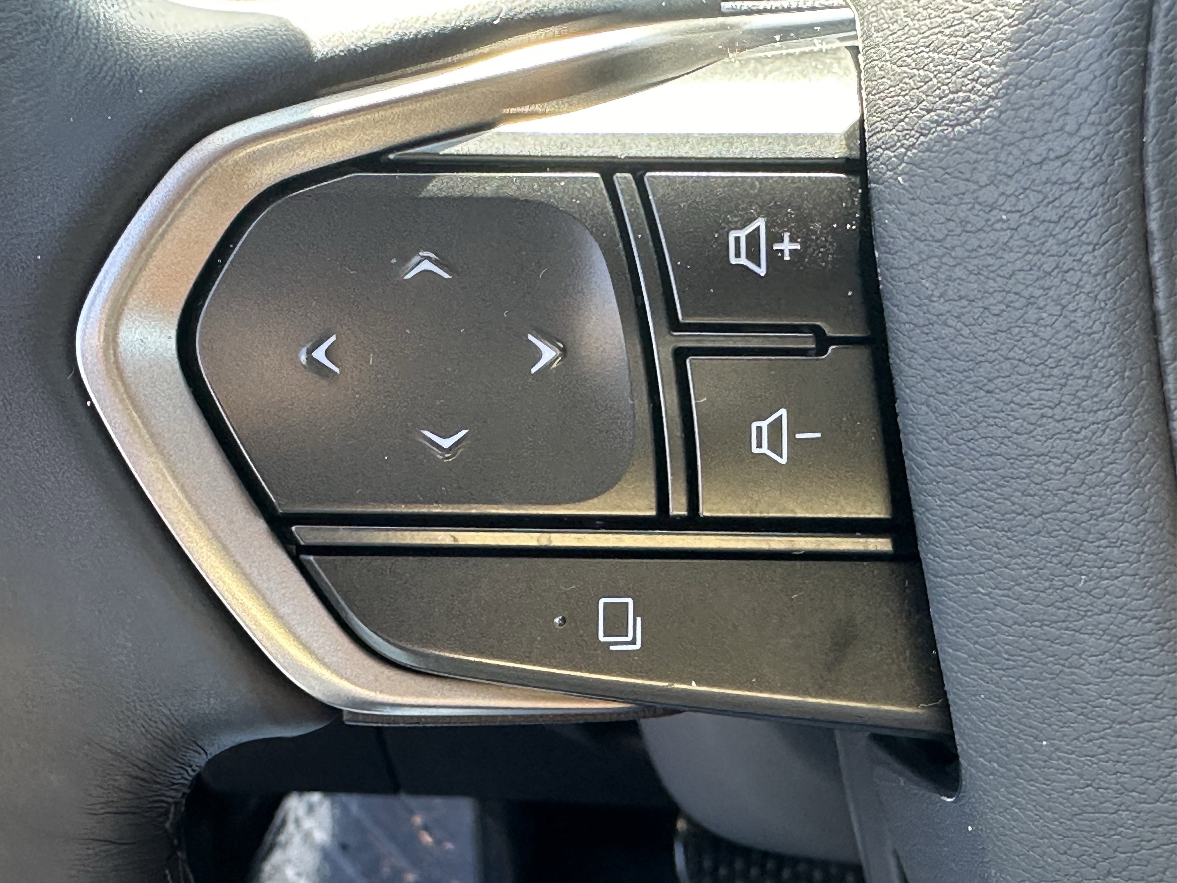Used 2025 Lexus NX 350h AWD w/ Premium Package image 24