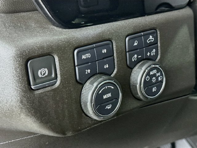 Used 2022 Chevrolet Silverado 1500 LTZ AWD/4WD image 15