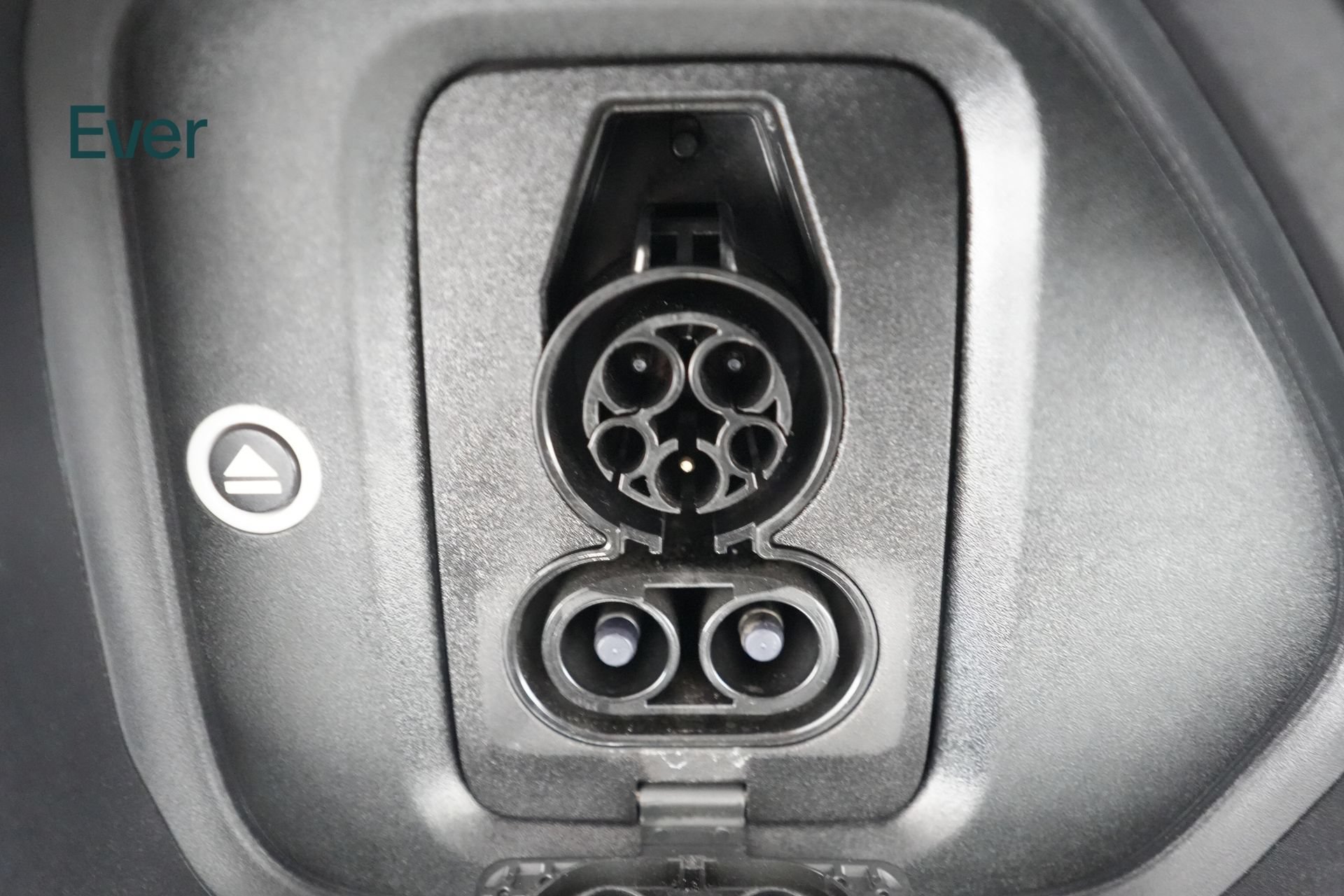 Used 2025 Rivian R1S Premium AWD/4WD image 10