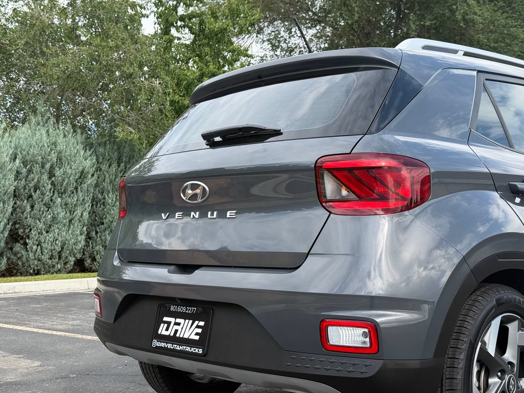Used 2023 Hyundai Venue SEL w/ Cargo Package FWD image 16