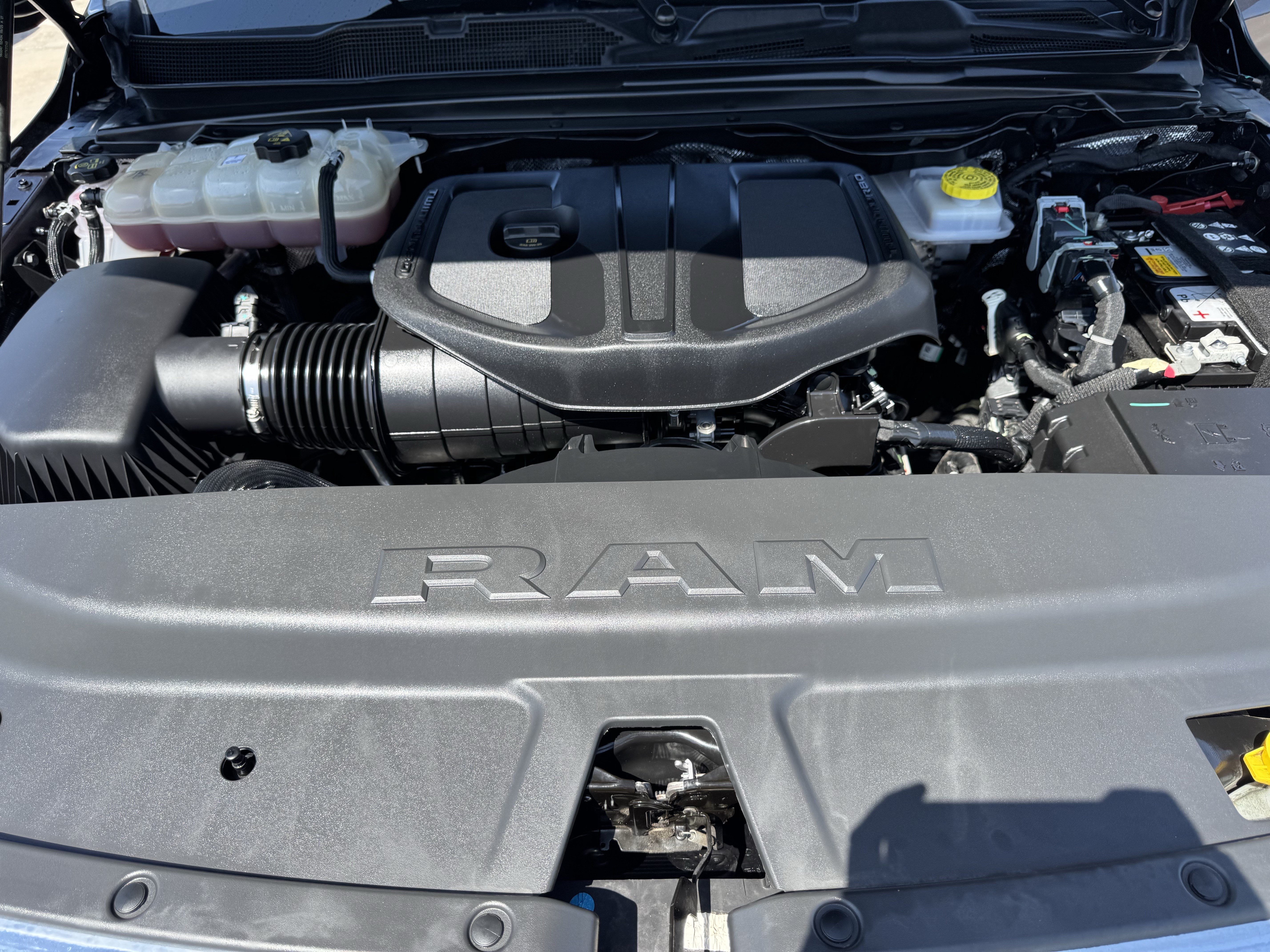 Used 2025 RAM 1500 Big Horn AWD/4WD image 33