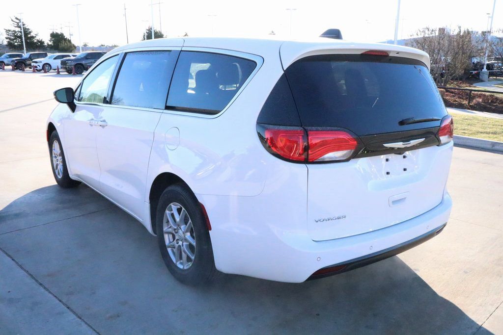 New 2026 Chrysler Voyager LX image 22