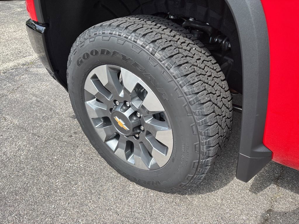 New 2025 Chevrolet Silverado 2500 Custom w/ Custom Value Package AWD/4WD image 9