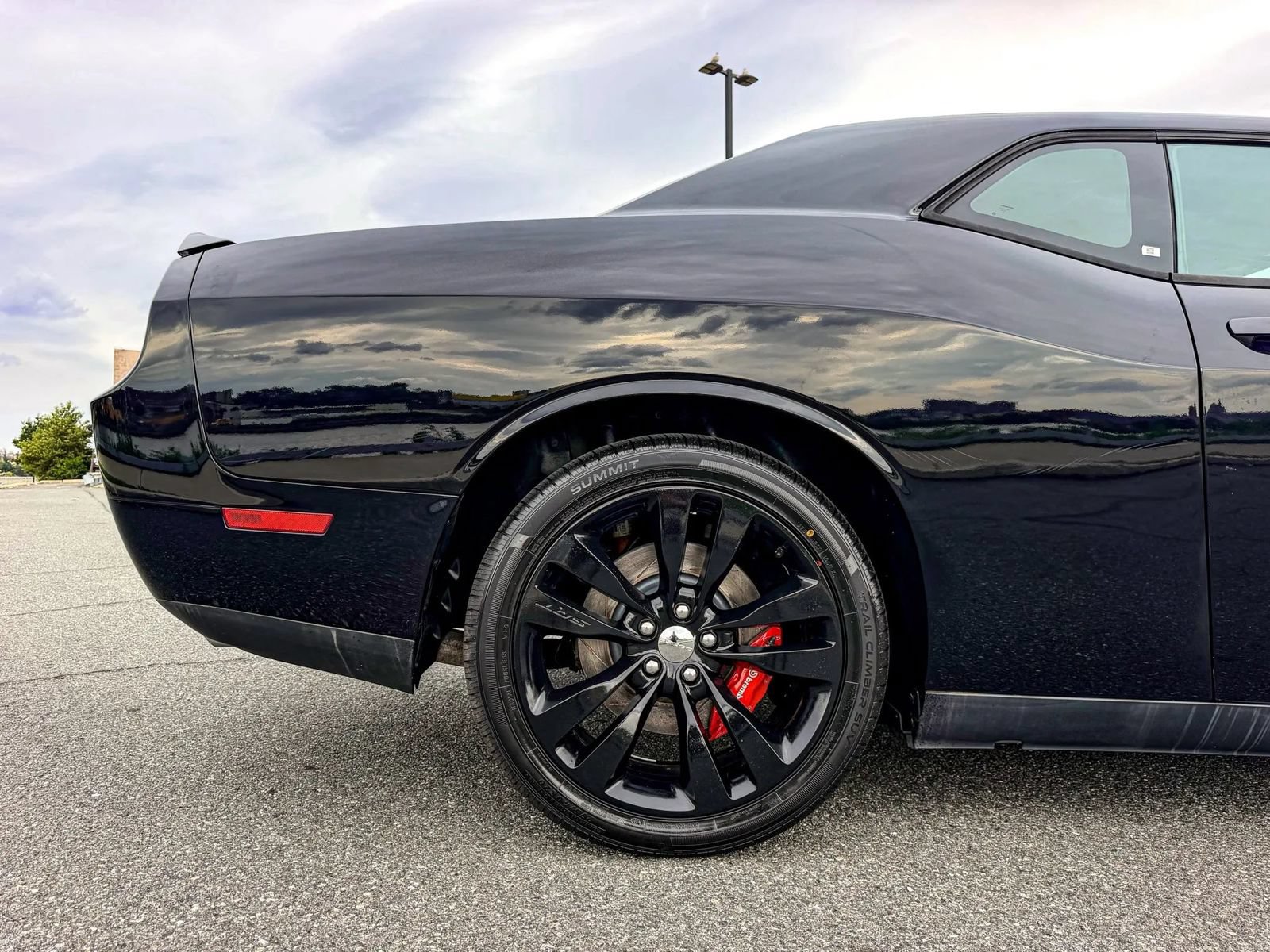 Used 2014 Dodge Challenger SRT8 w/ Harman/Kardon Audio Group RWD image 38