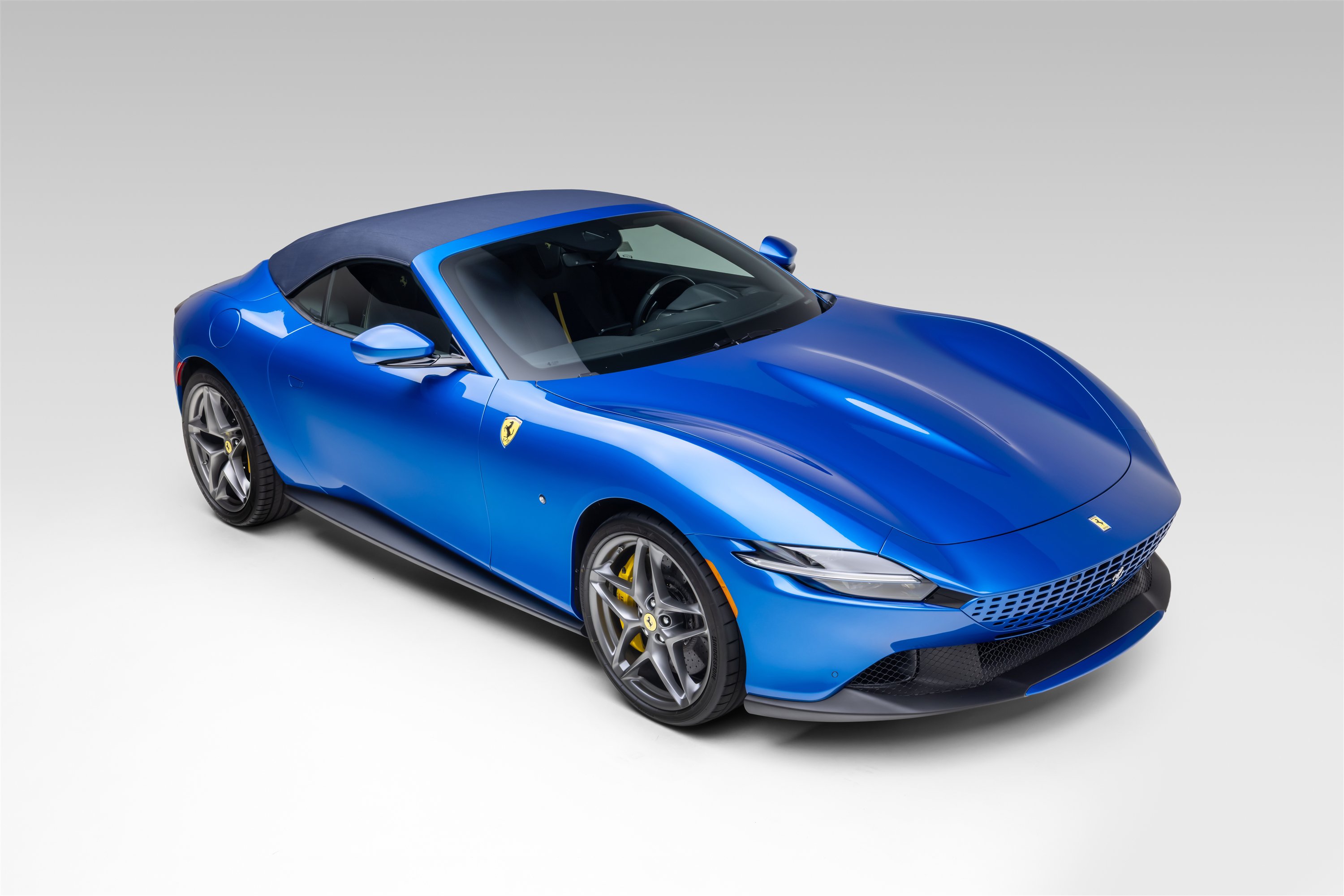 Used 2026 Ferrari Roma Spider RWD image 15