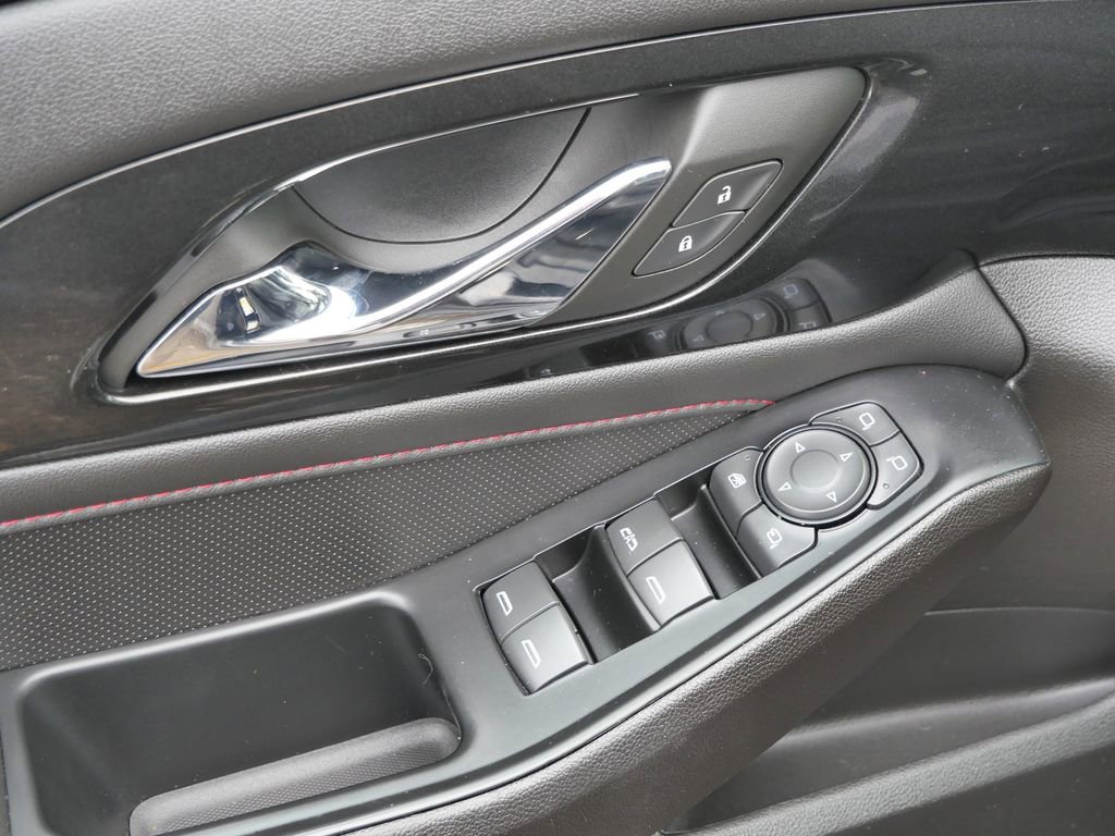 Used 2023 Chevrolet Traverse RS image 33