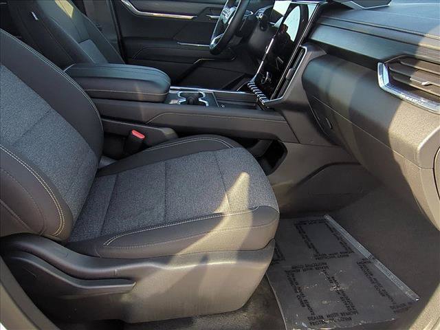 Used 2025 GMC Acadia Elevation AWD/4WD image 21