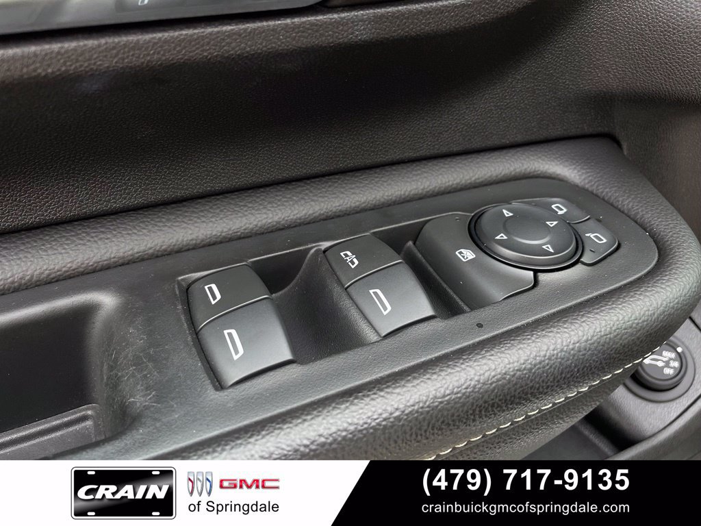 Used 2018 GMC Terrain Denali w/ Advanced Safety Package FWD image 11