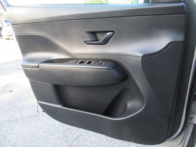 Used 2026 Hyundai Kona SE FWD image 18