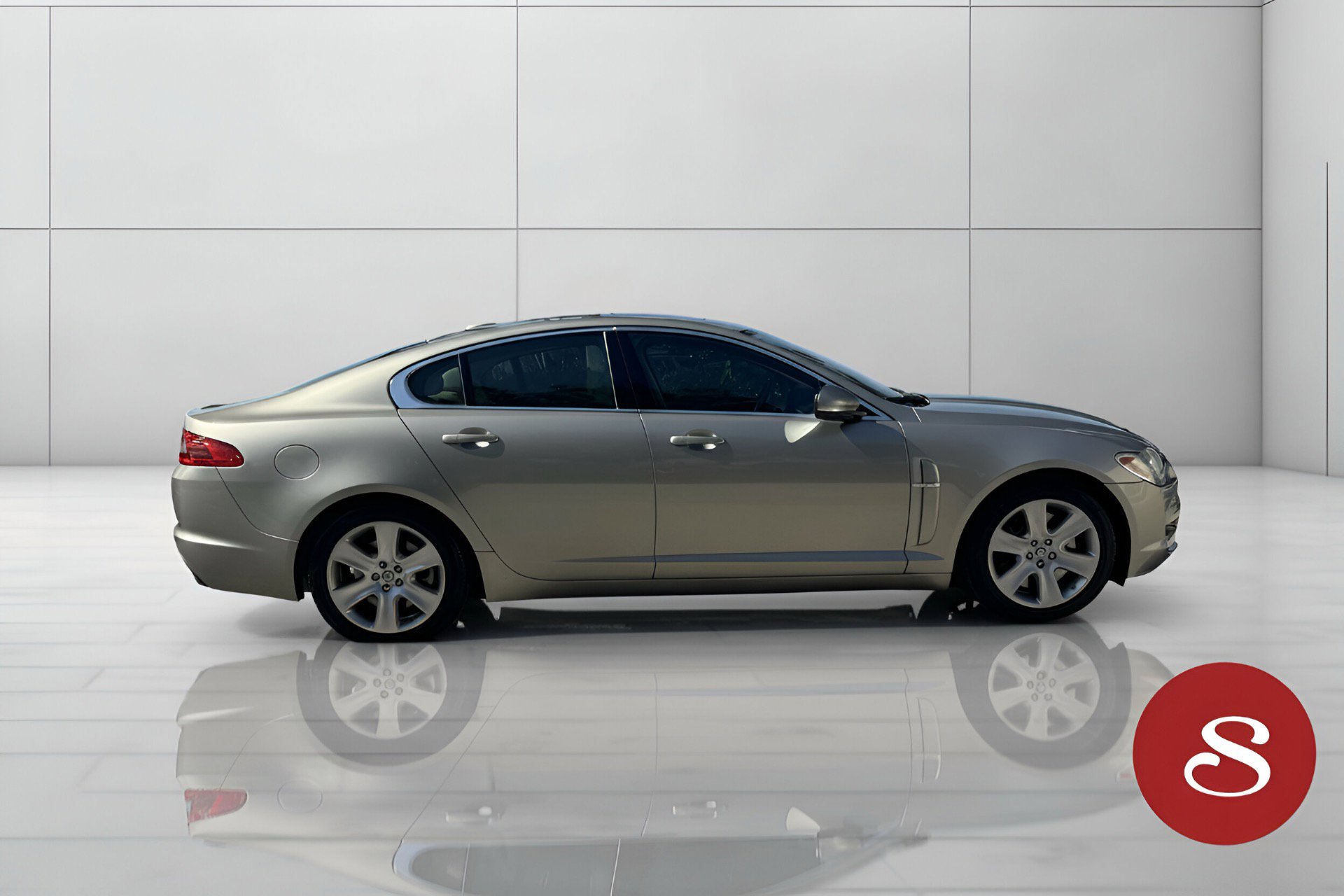 Used 2011 Jaguar XF image 8