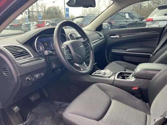 Used 2021 Chrysler 300 Touring w/ Chrome Appearance Package image 2