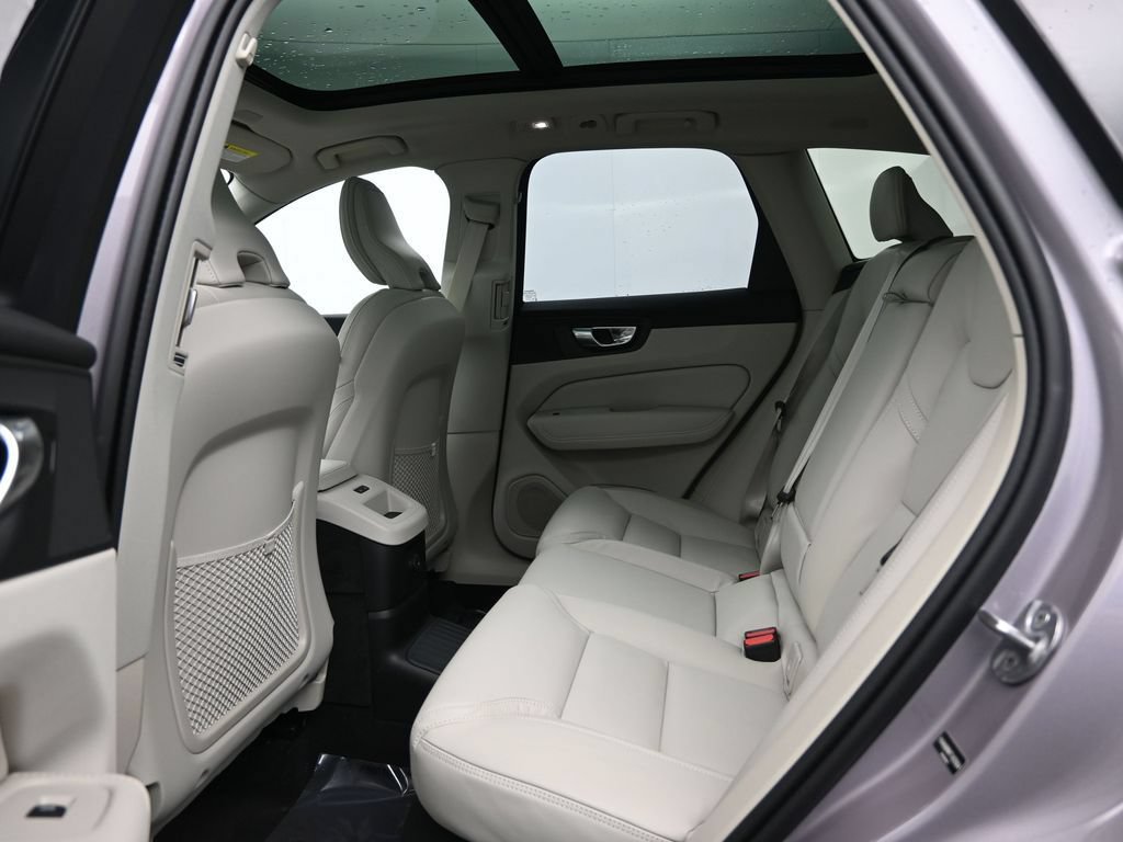 New 2026 Volvo XC60 T8 Ultra w/ Protection Package Premier AWD/4WD image 24