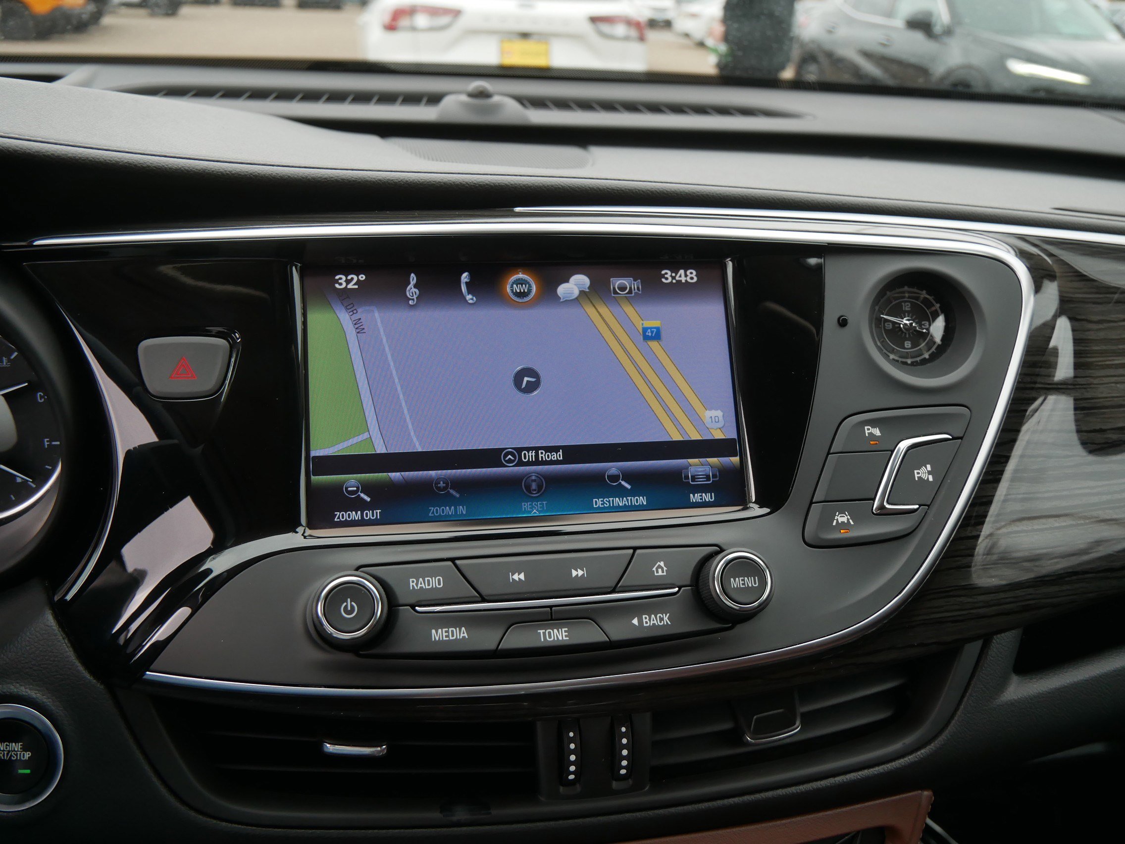 Used 2018 Buick Envision Premium w/ Driver Confidence Package image 31