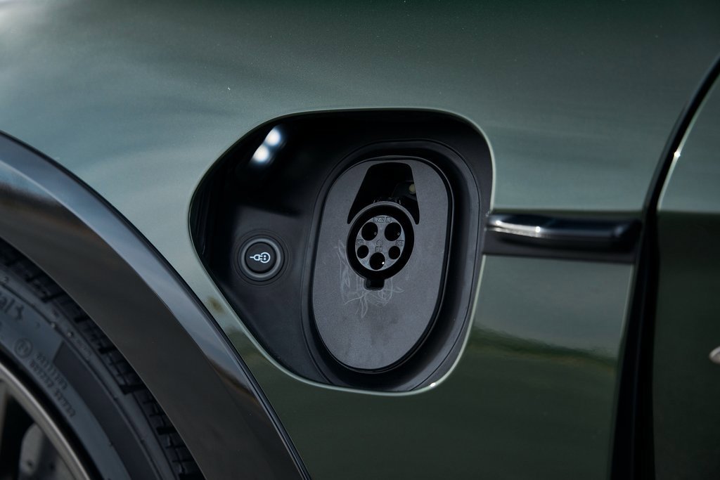 Used 2026 Porsche Taycan Turbo S image 12