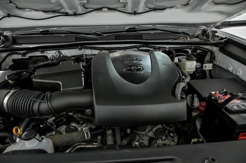 Used 2022 Toyota Tacoma SR AWD/4WD image 13
