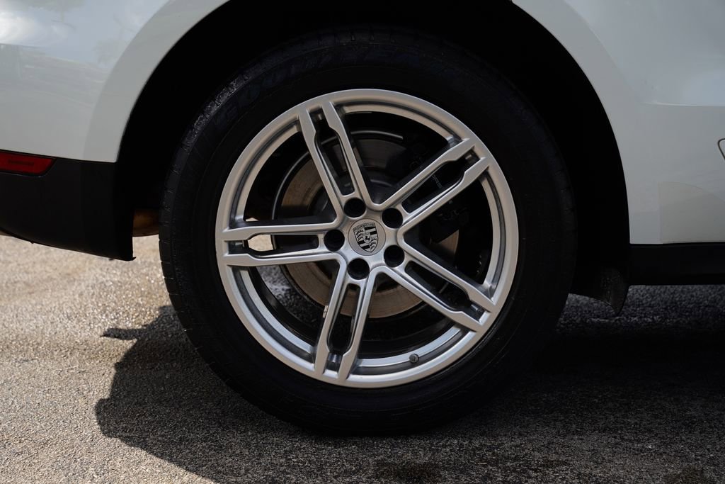 Used 2019 Porsche Macan AWD/4WD image 10