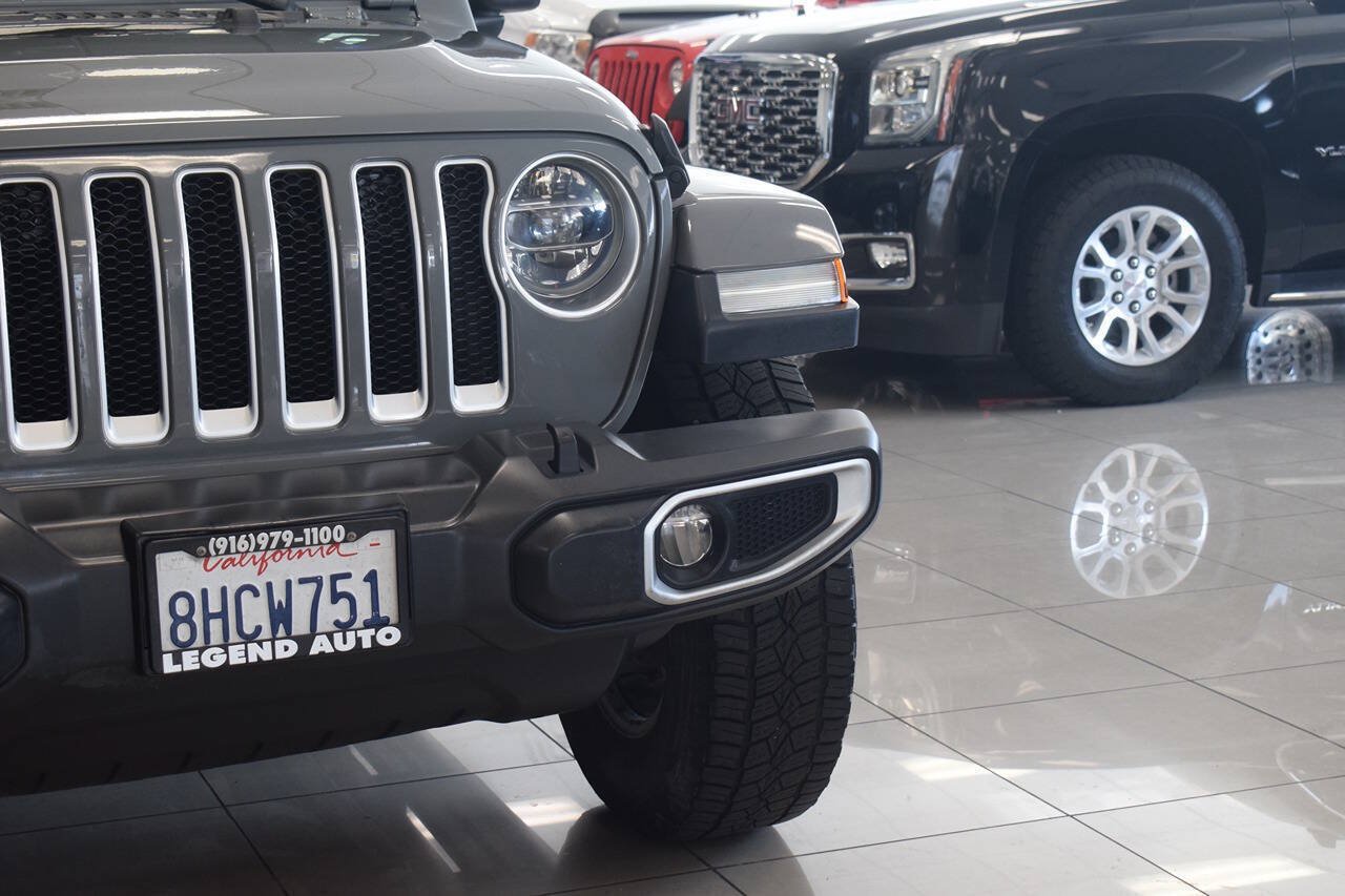 Used 2018 Jeep Wrangler Unlimited Sahara AWD/4WD image 9