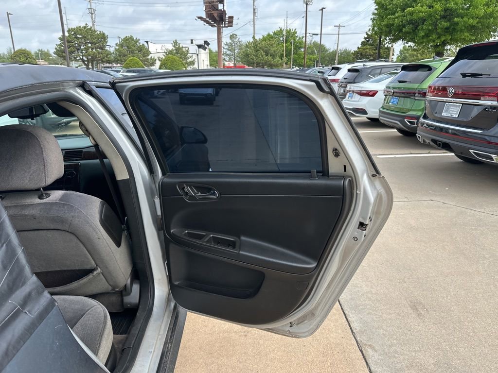 Used 2014 Chevrolet Impala LT w/ LT Sunroof Package FWD image 12