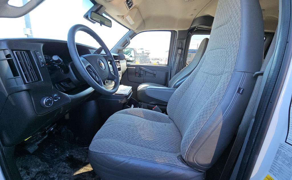 Used 2023 Chevrolet Express 3500 LT w/ LT Preferred Equipment Group image 5