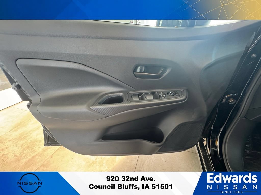 New 2025 Nissan Versa S w/ Trunk Package FWD image 17