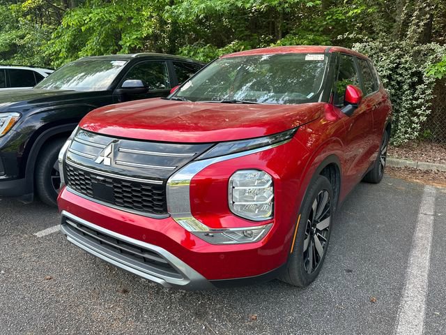 Used 2025 Mitsubishi Outlander SE FWD image 3