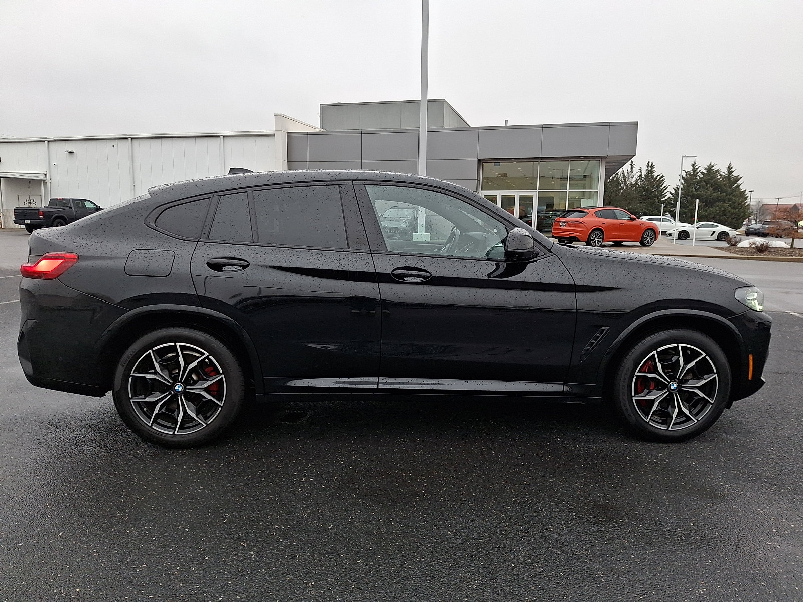 Used 2024 BMW X4 M40i w/ Premium Package image 7