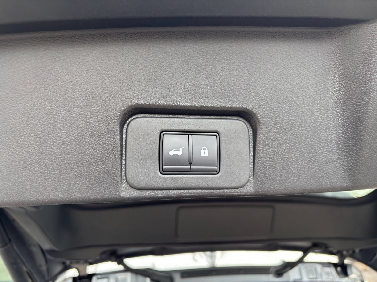 Used 2026 Nissan Rogue SV AWD/4WD image 22