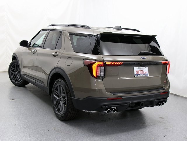 New 2026 Ford Explorer ST w/ Sun And Sound Package image 8