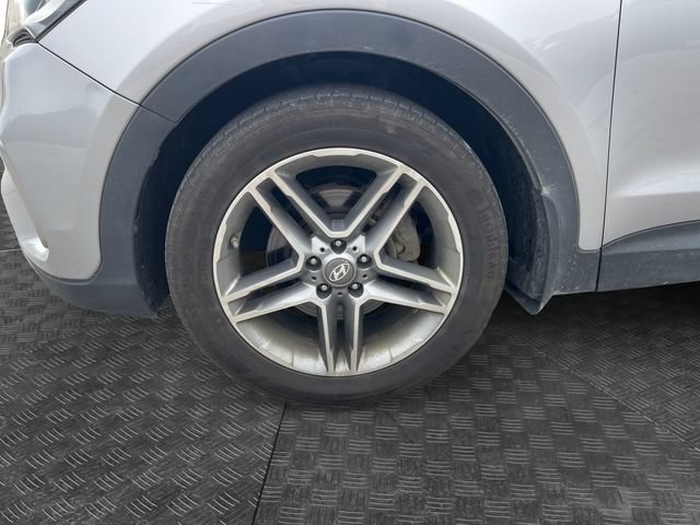Used 2017 Hyundai Santa Fe AWD image 14