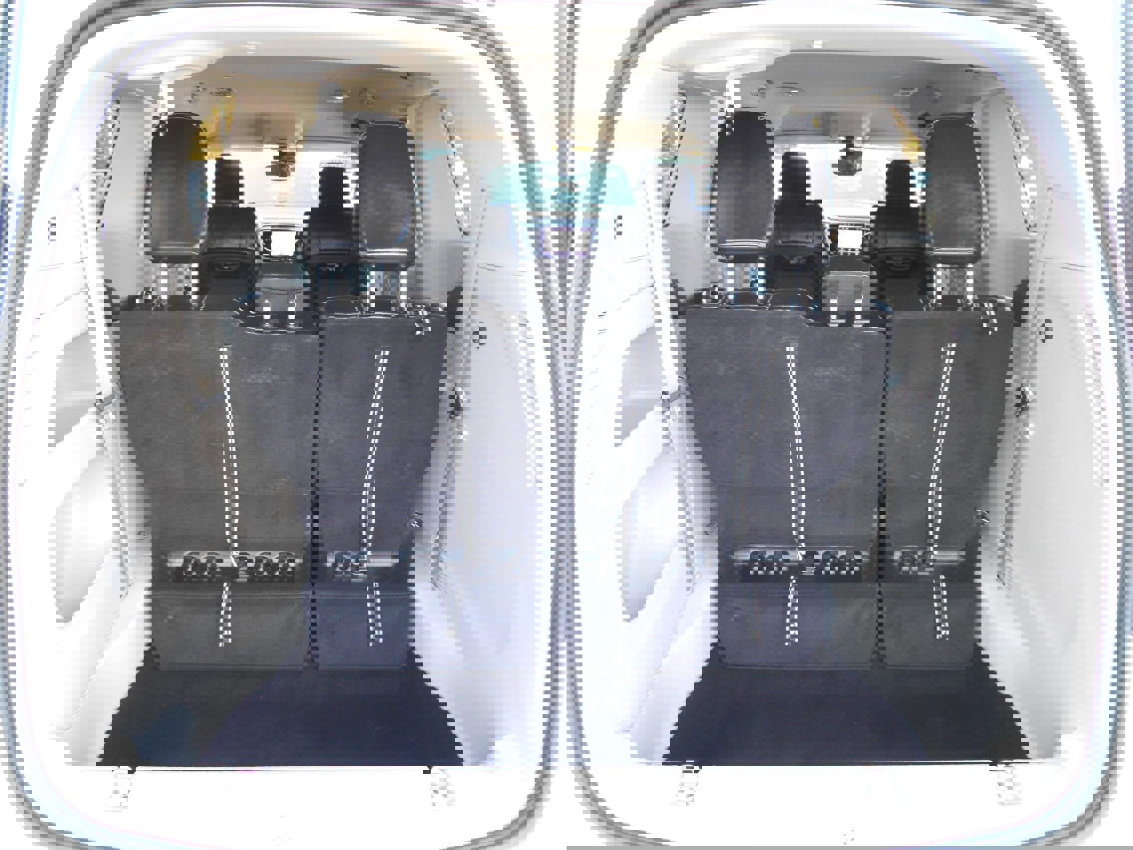 Certified 2024 Chrysler Pacifica Touring-L image 27