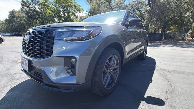 New 2026 Ford Explorer ST-Line w/ ST-Line Street Pack AWD/4WD image 9
