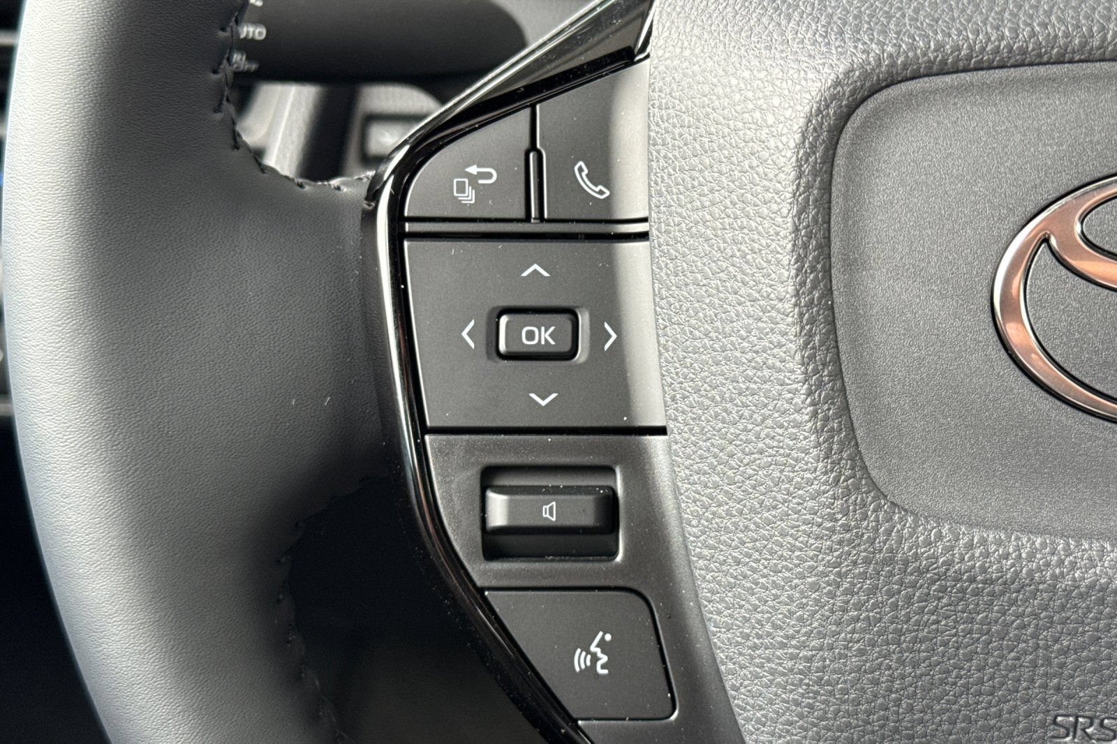 New 2027 Toyota Prius FWD image 27
