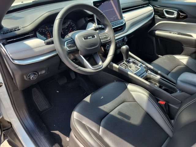 Used 2025 Jeep Compass Limited AWD/4WD image 19