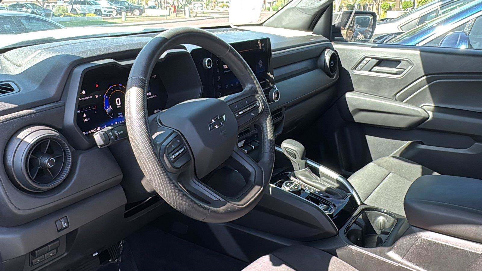 Used 2025 Chevrolet Colorado Trail Boss AWD/4WD image 15