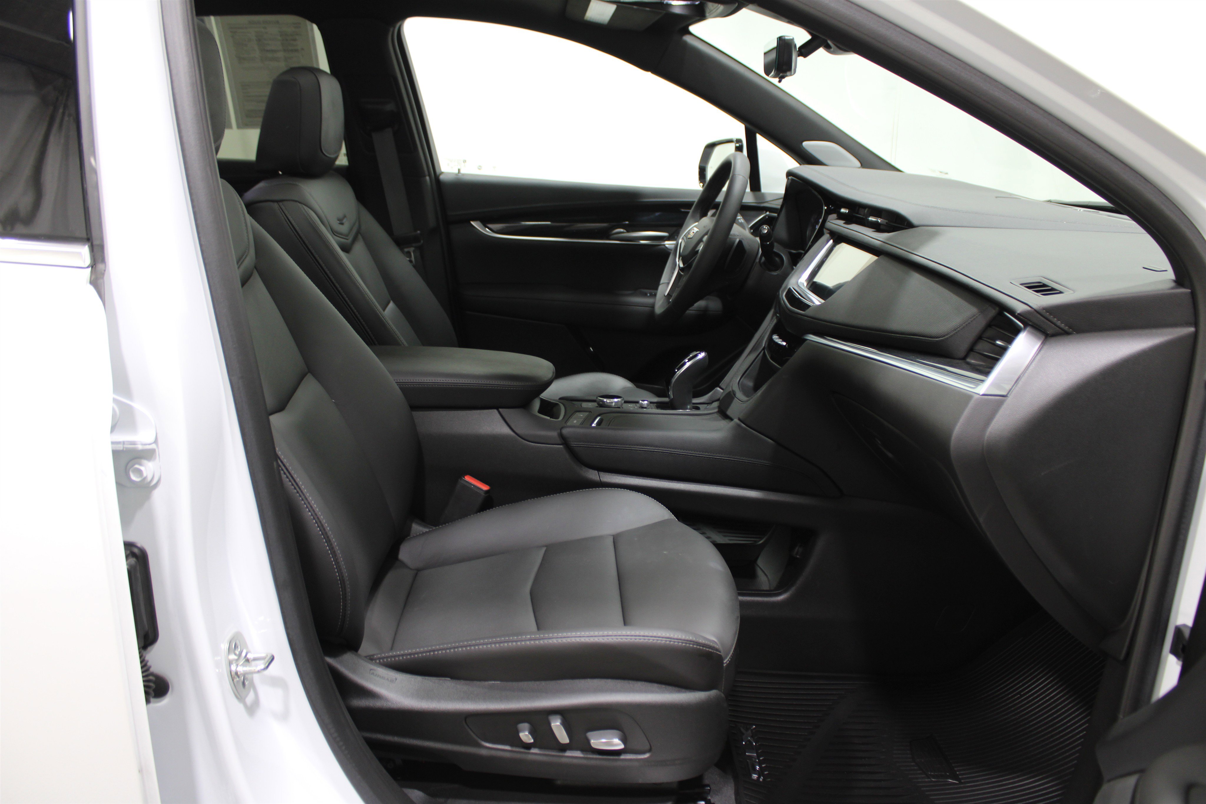 Certified 2024 Cadillac XT5 Premium Luxury w/ Technology Package image 34