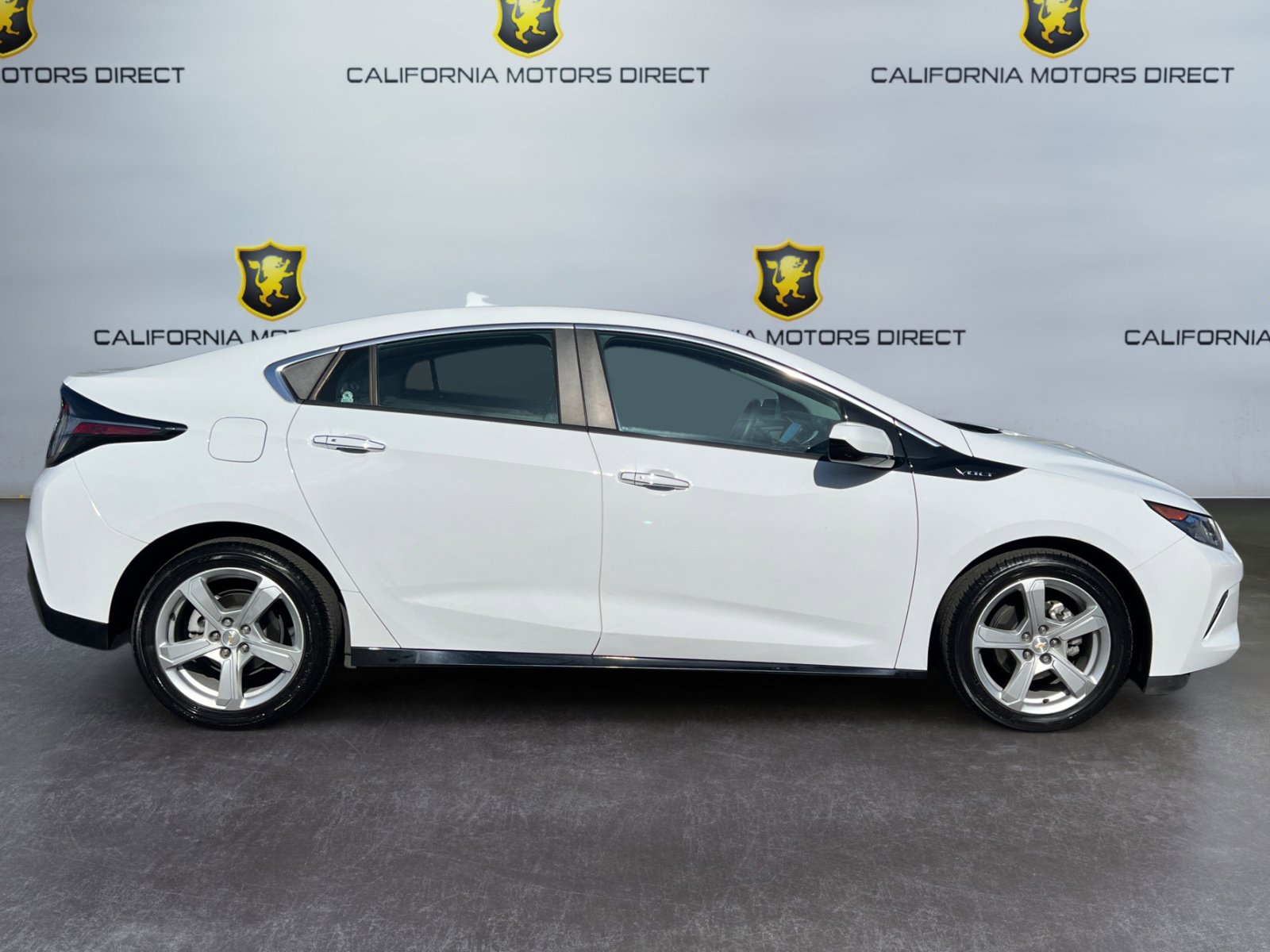Used 2017 Chevrolet Volt LT FWD image 6