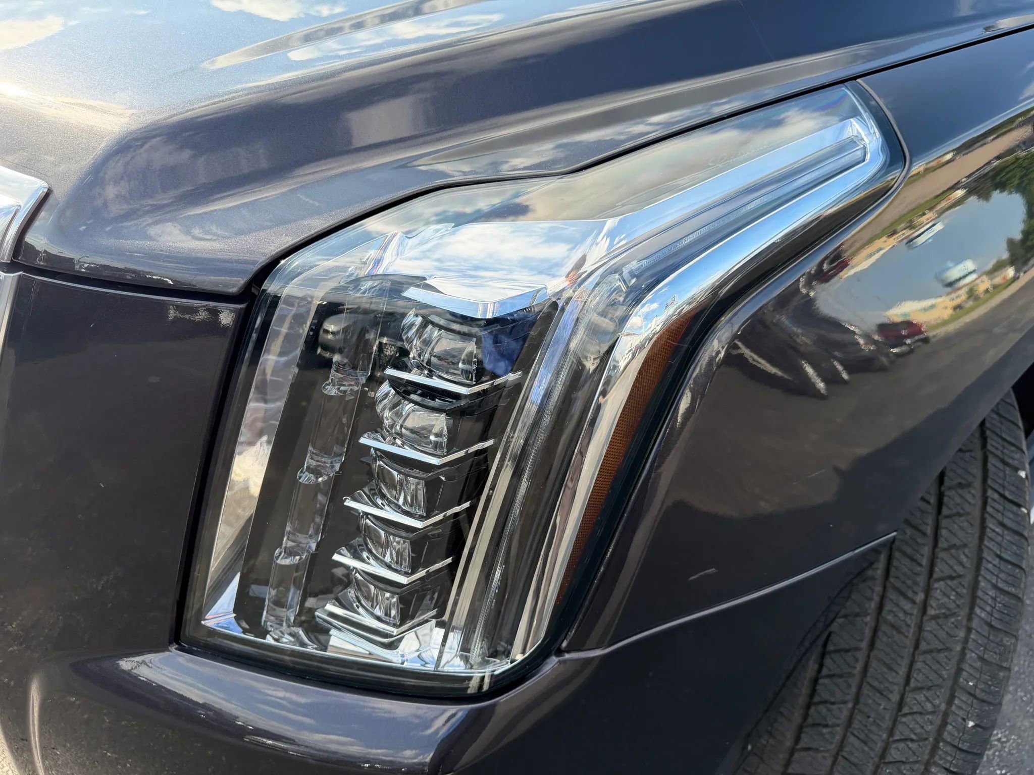 Used 2017 Cadillac Escalade Premium Luxury AWD/4WD image 49
