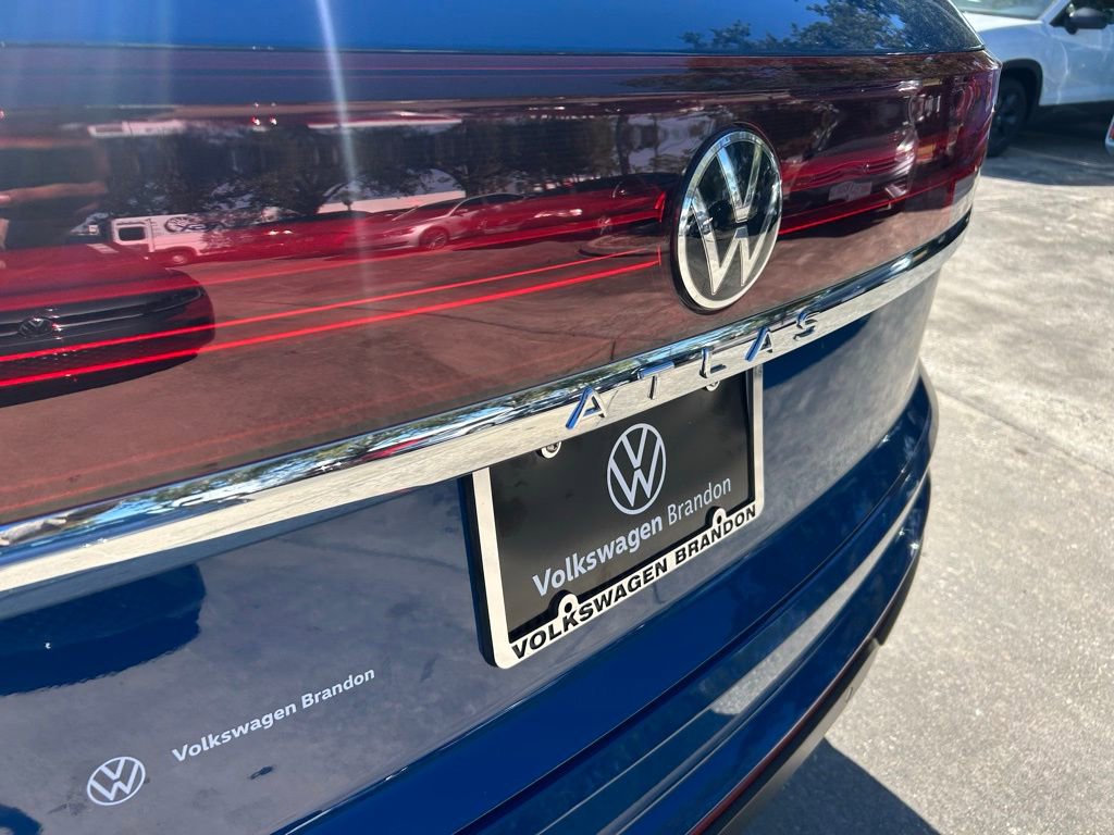 Used 2025 Volkswagen Atlas Cross Sport SE w/ Panoramic Sunroof Package image 32