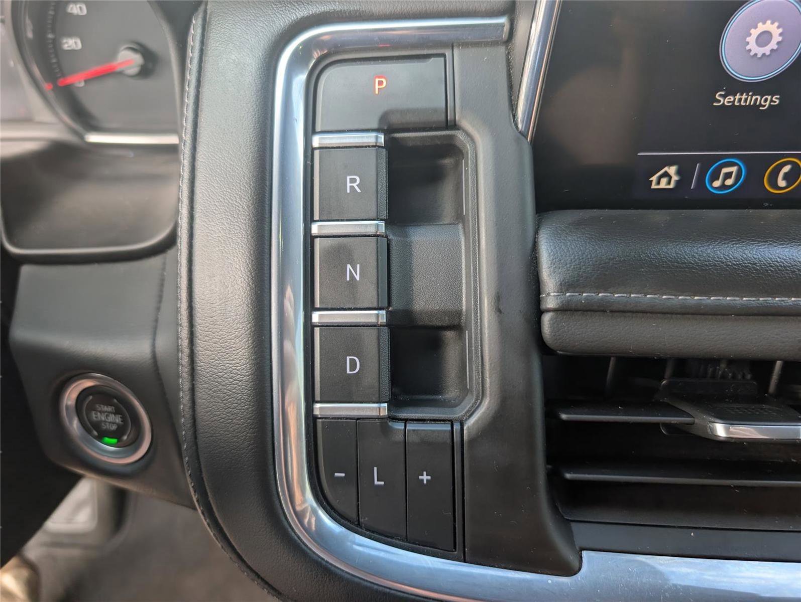 Used 2021 Chevrolet Suburban LS image 21