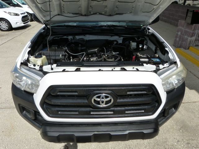Used 2017 Toyota Tacoma SR image 9
