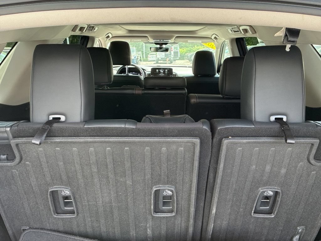 Certified 2024 Nissan Pathfinder Platinum w/ Cargo Package AWD/4WD image 14