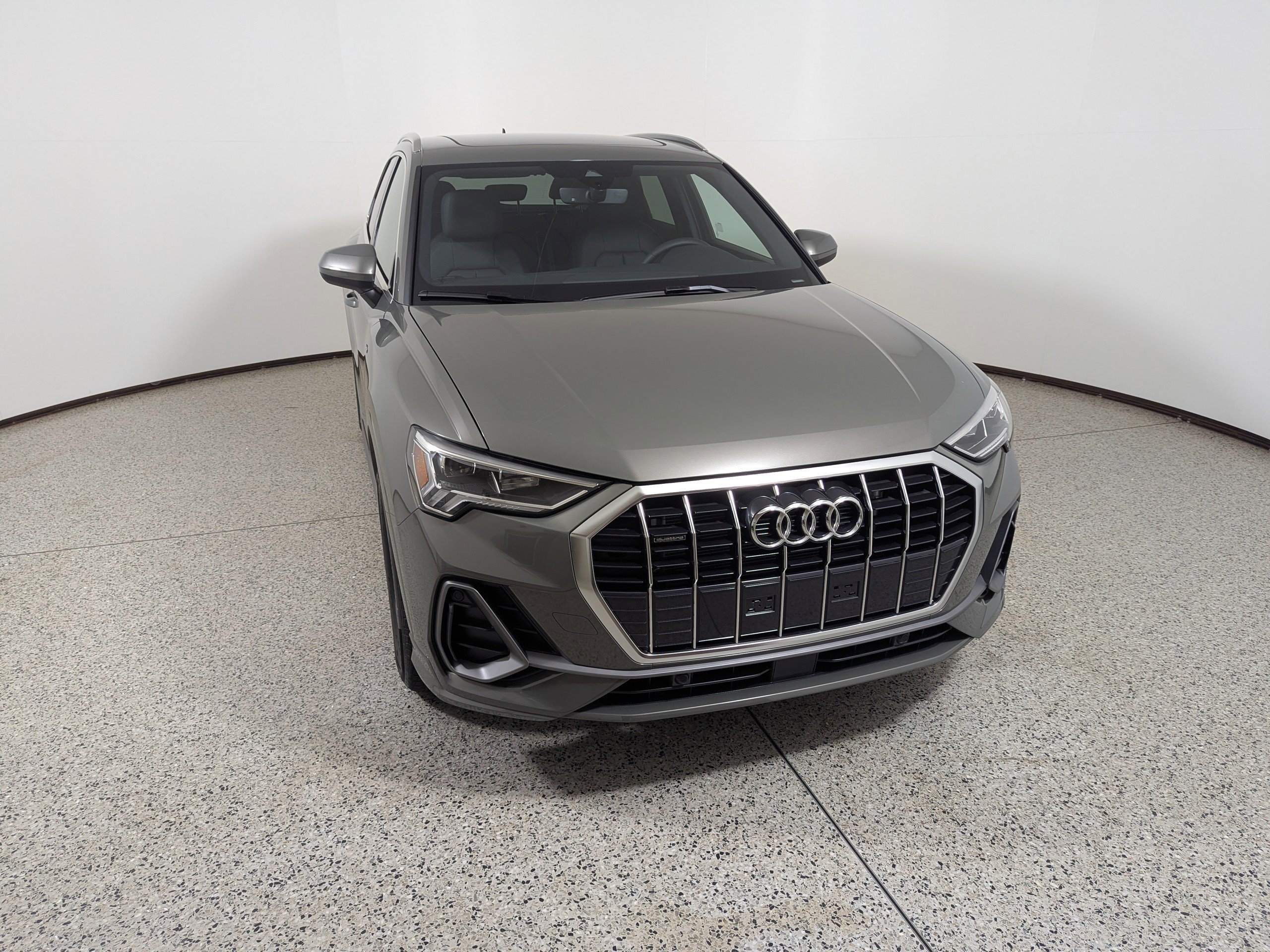New 2025 Audi Q3 2.0T Premium