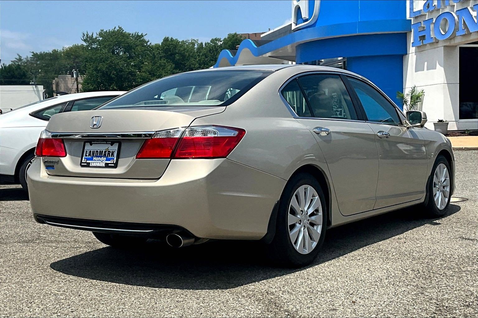 Used 2013 Honda Accord EX image 2