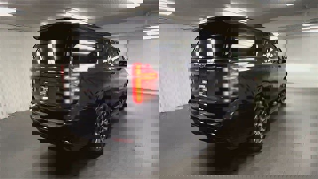 Used 2023 Chevrolet Suburban Z71 w/ Luxury Package image 40