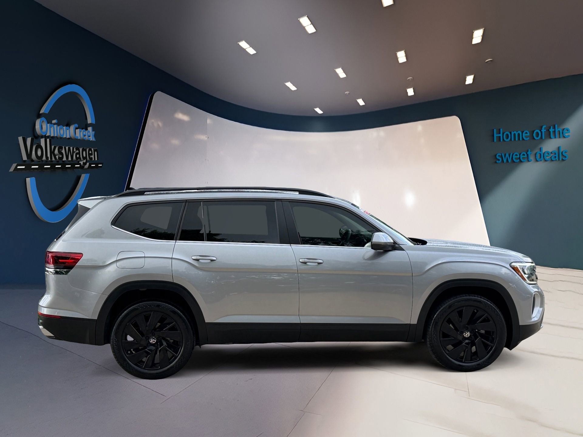 Certified 2026 Volkswagen Atlas SE FWD image 4