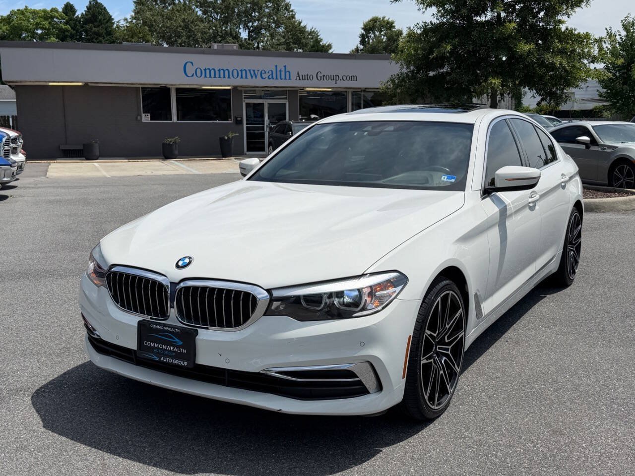 Used 2019 BMW 540i xDrive w/ Convenience Package AWD/4WD image 3