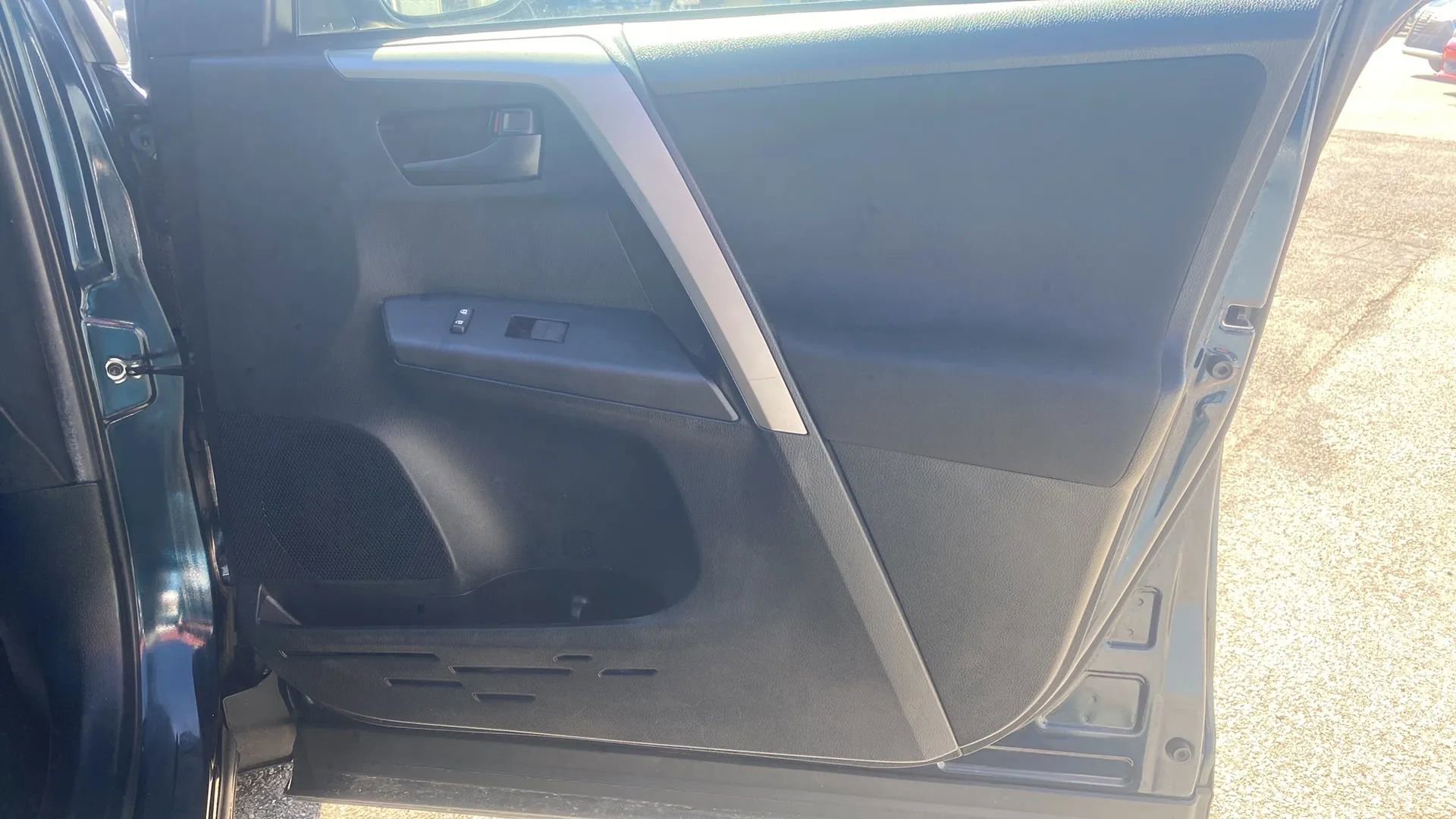 Used 2018 Toyota RAV4 LE w/ All Weather Liner Package image 16