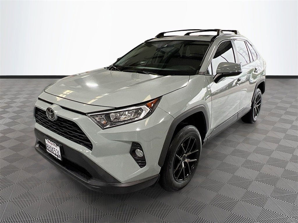 Used 2019 Toyota RAV4 XLE image 3