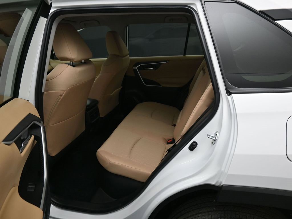 Used 2025 Toyota RAV4 XLE image 27
