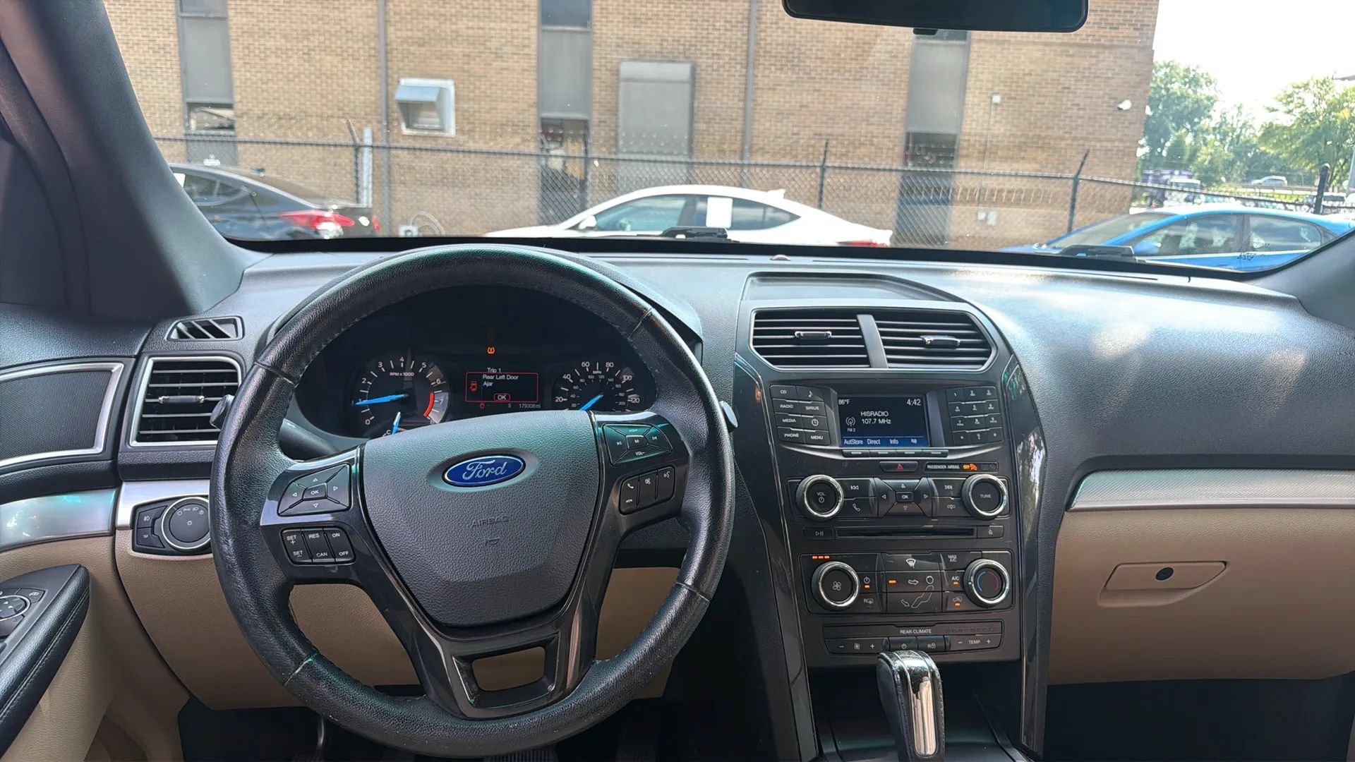 Used 2016 Ford Explorer XLT AWD/4WD image 19